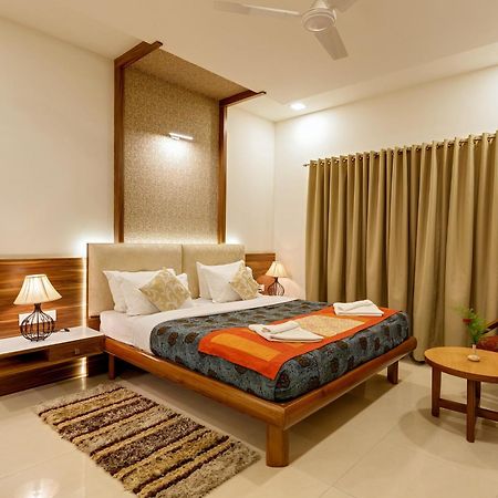 Hotel Woodland Kolhapur Eksteriør bilde