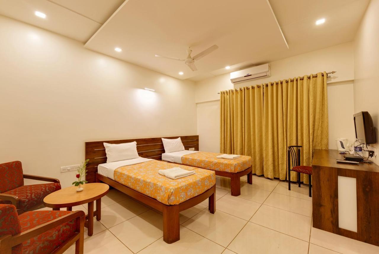 Hotel Woodland Kolhapur Eksteriør bilde