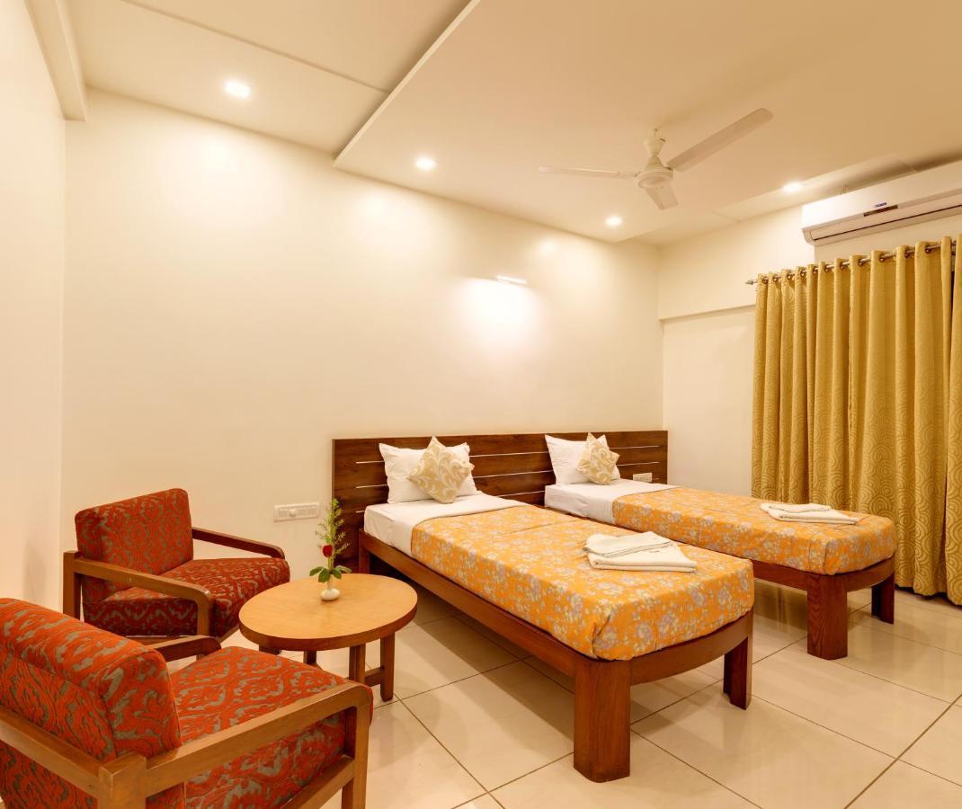 Hotel Woodland Kolhapur Eksteriør bilde