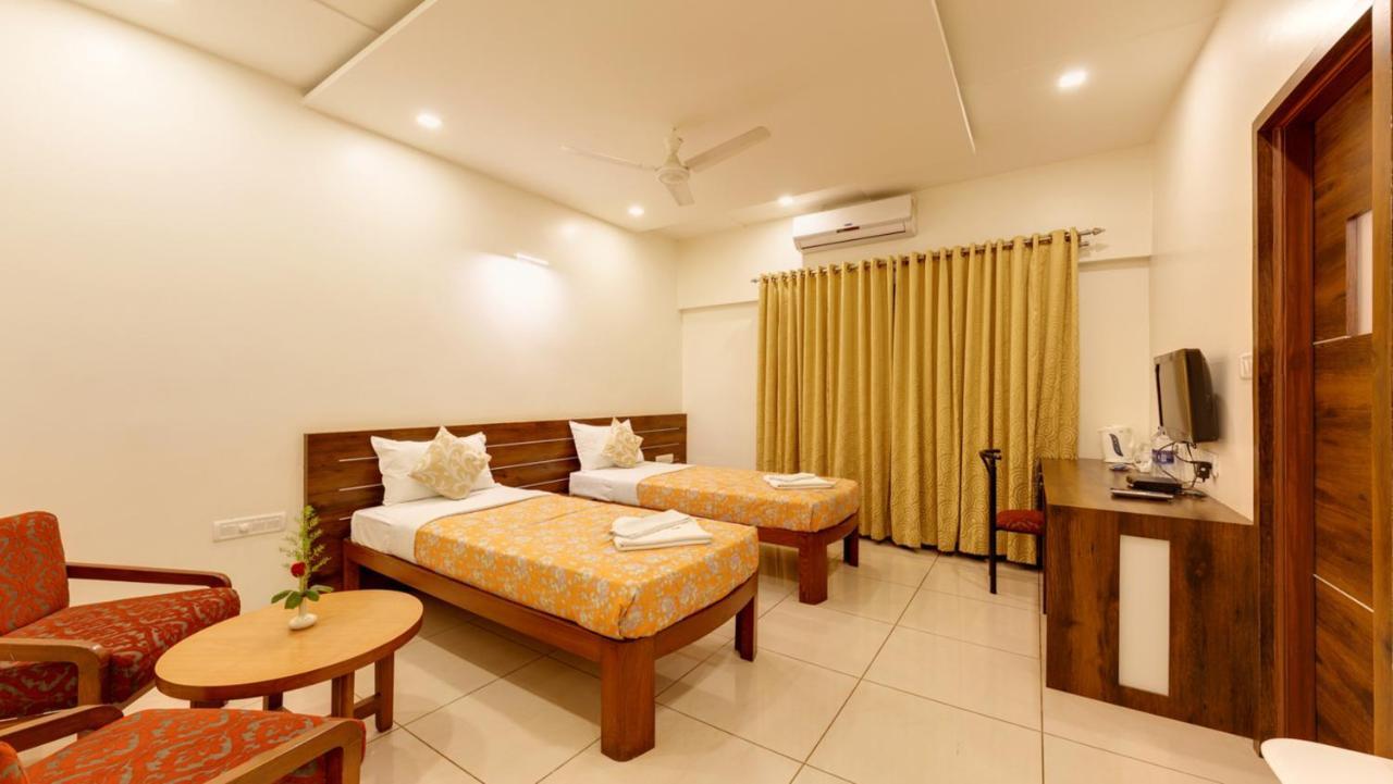 Hotel Woodland Kolhapur Eksteriør bilde