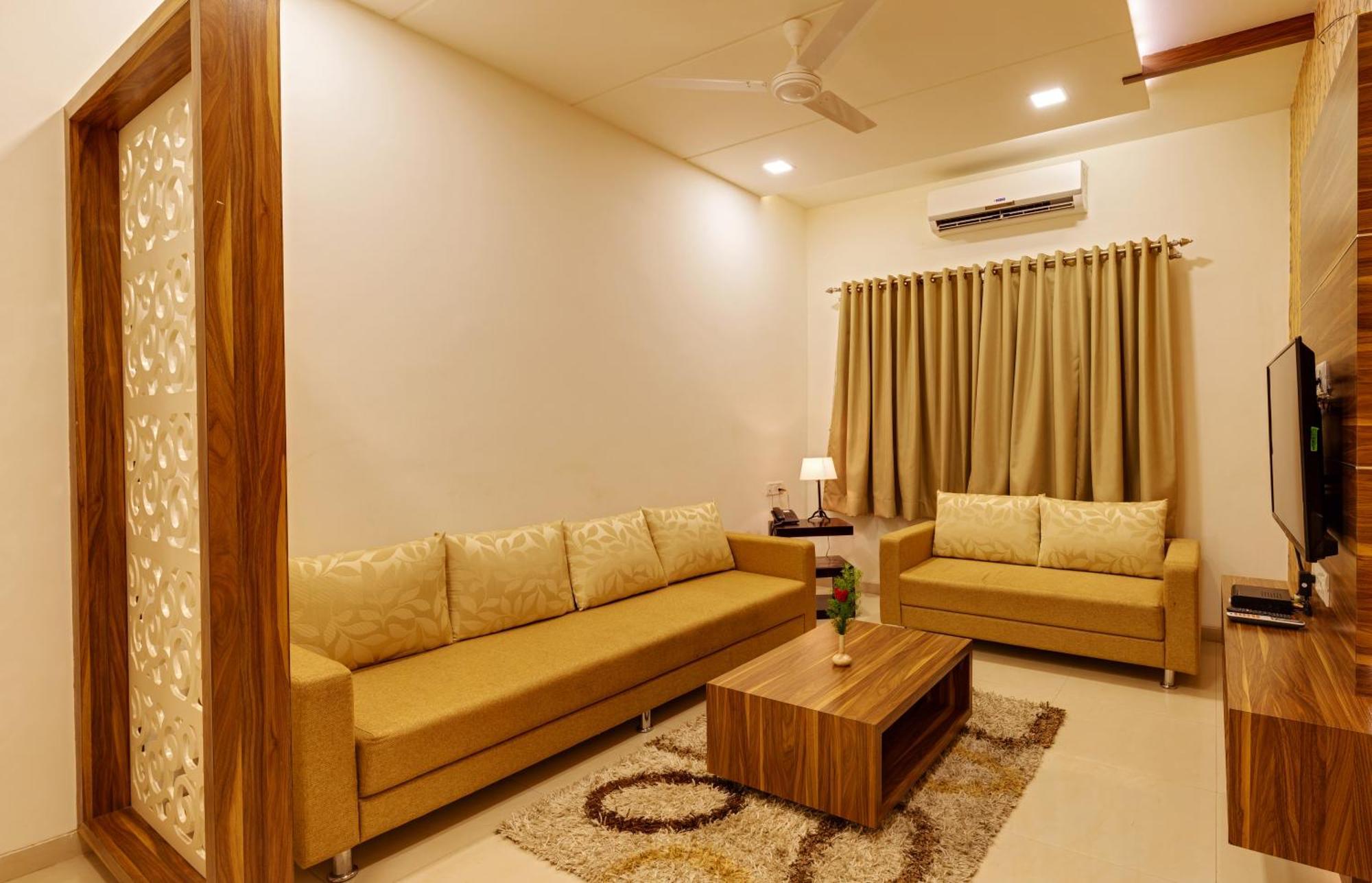 Hotel Woodland Kolhapur Eksteriør bilde