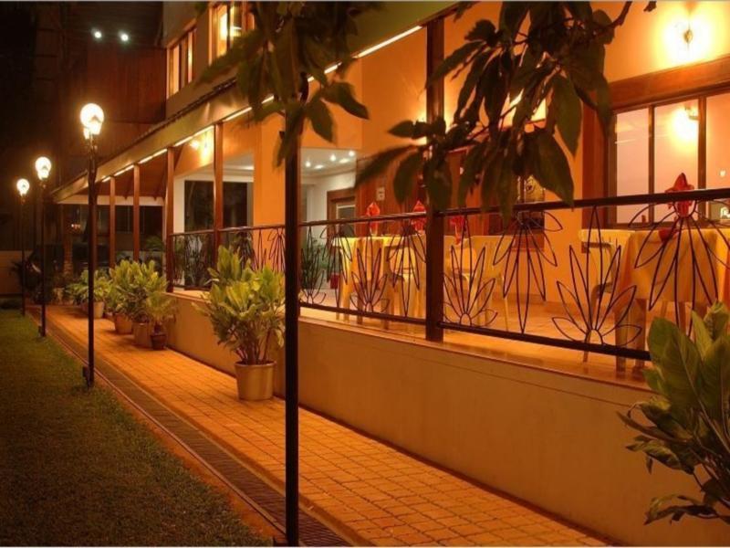 Hotel Woodland Kolhapur Eksteriør bilde