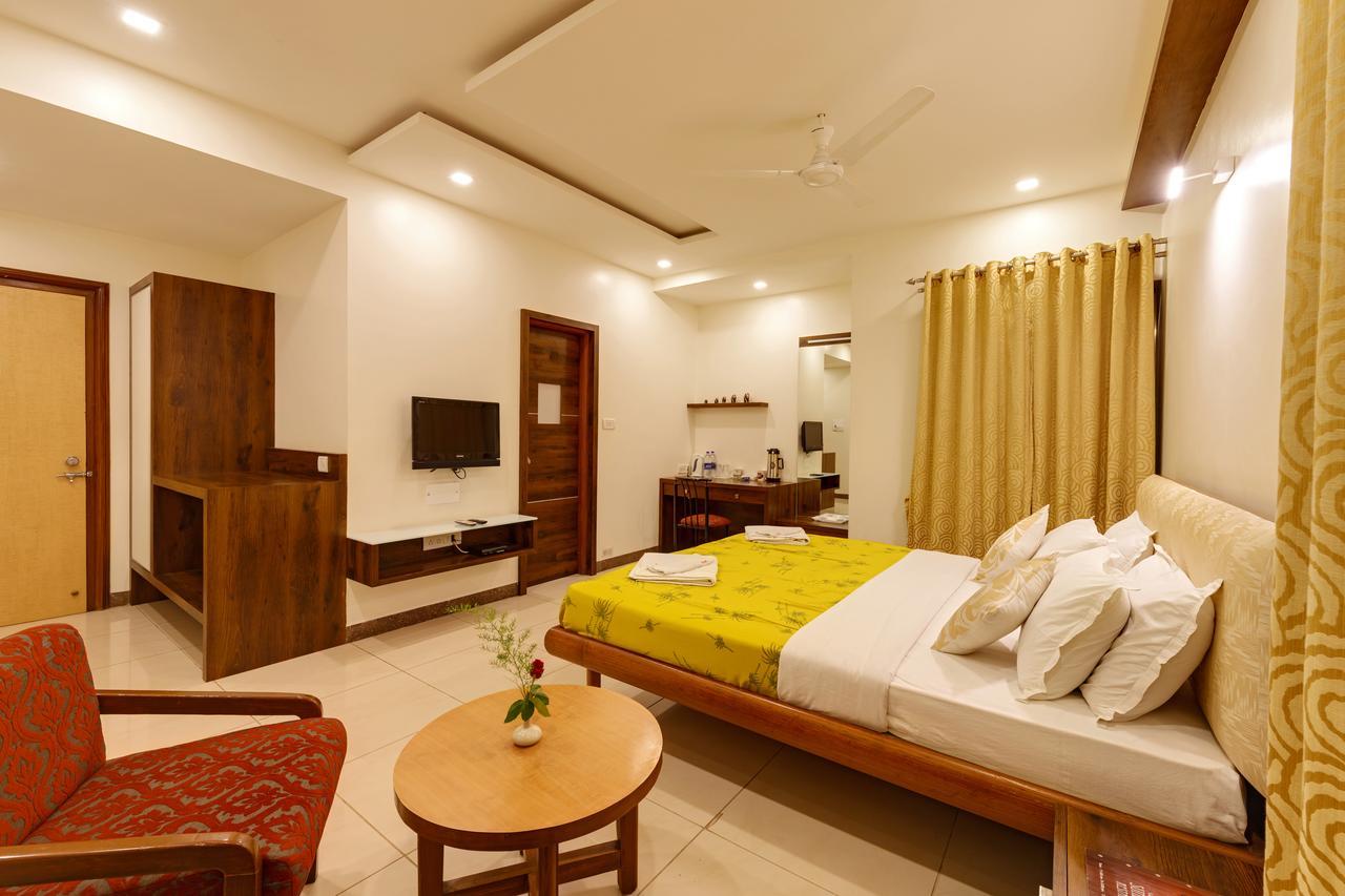 Hotel Woodland Kolhapur Eksteriør bilde