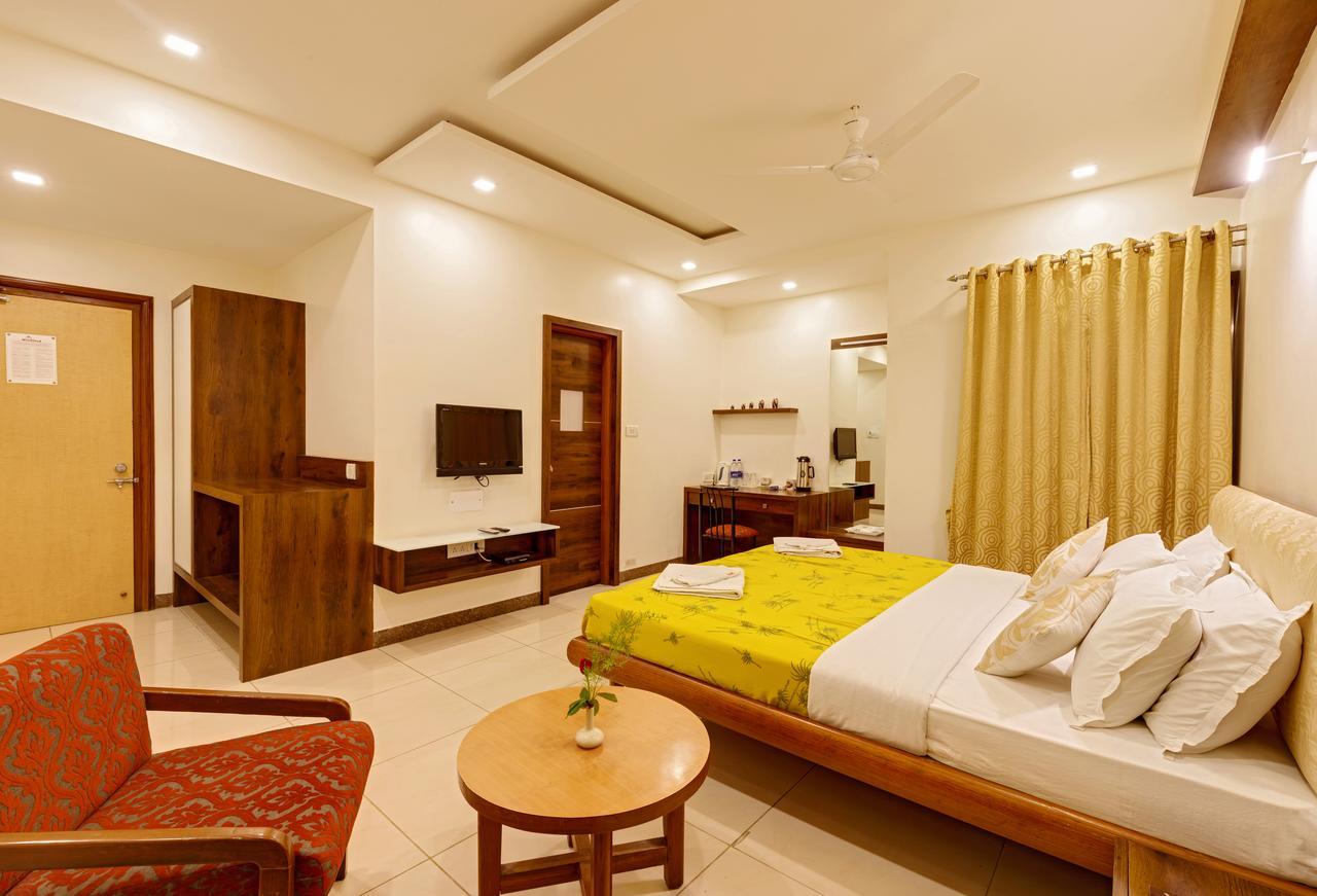 Hotel Woodland Kolhapur Eksteriør bilde
