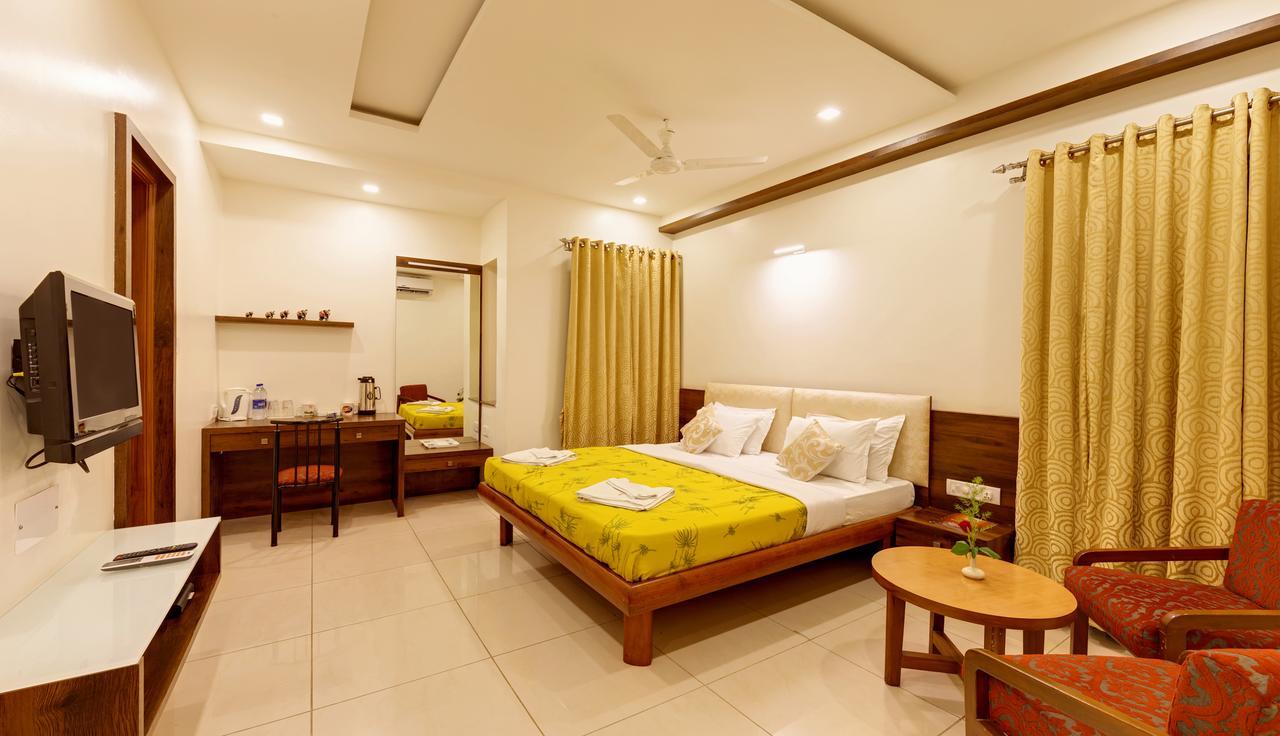 Hotel Woodland Kolhapur Eksteriør bilde