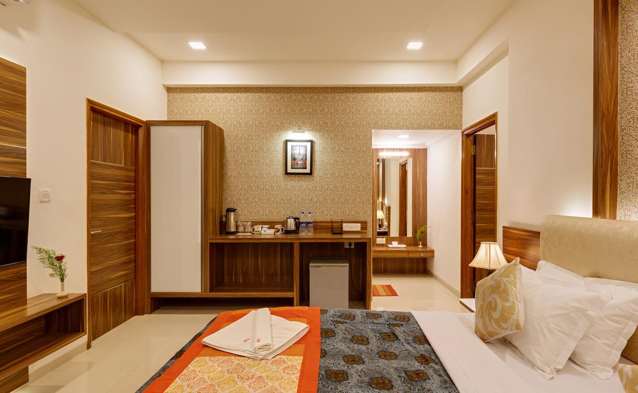 Hotel Woodland Kolhapur Eksteriør bilde