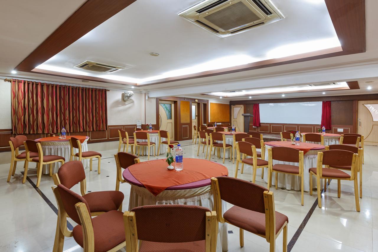 Hotel Woodland Kolhapur Eksteriør bilde
